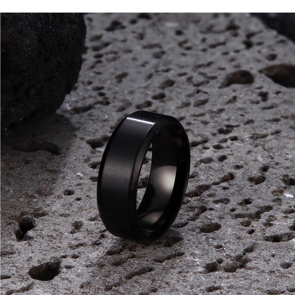 Sleek Black Men's Ring